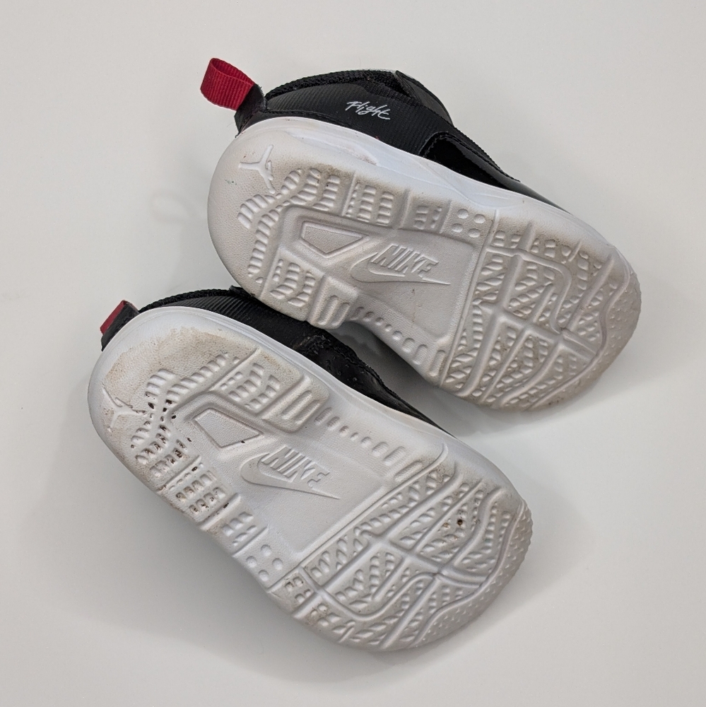 Kids Black and White Sneakers👟 Nike Air Jordan Toddler Sneakers — 6C - Picture 5 of 5